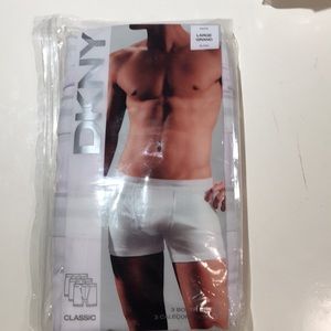 Unopened package of men’s DNKY underwear boxer W/L